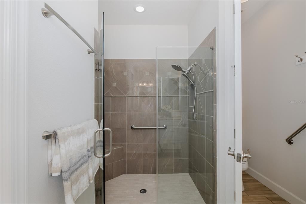 Под контрактом: $459,900 (2 спален, 2 ванн, 1689 Квадратных фут)