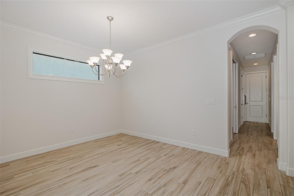 Под контрактом: $459,900 (2 спален, 2 ванн, 1689 Квадратных фут)