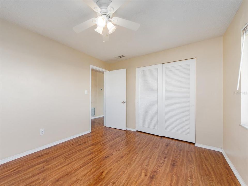 На продажу: $389,900 (3 спален, 2 ванн, 1350 Квадратных фут)