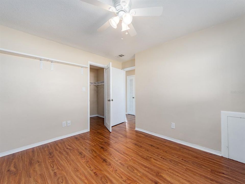 На продажу: $389,900 (3 спален, 2 ванн, 1350 Квадратных фут)