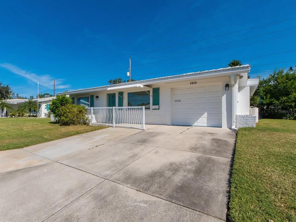 На продажу: $389,900 (3 спален, 2 ванн, 1350 Квадратных фут)