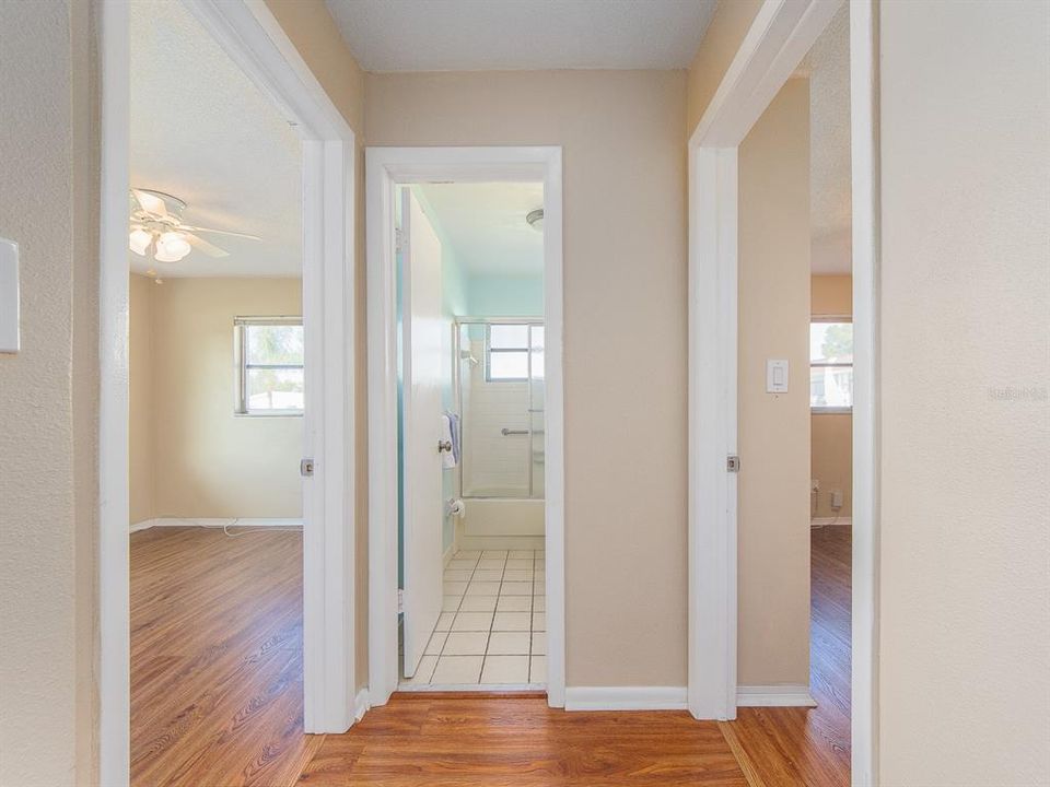 На продажу: $389,900 (3 спален, 2 ванн, 1350 Квадратных фут)