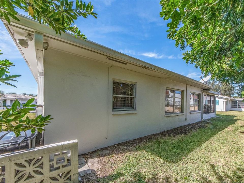 На продажу: $389,900 (3 спален, 2 ванн, 1350 Квадратных фут)