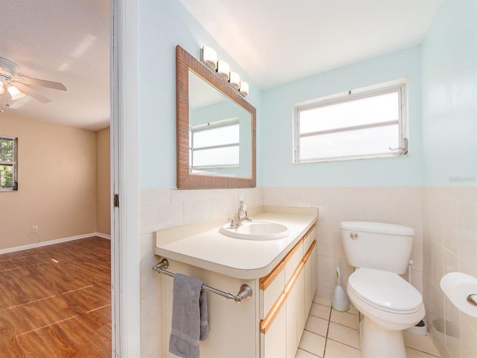 На продажу: $389,900 (3 спален, 2 ванн, 1350 Квадратных фут)