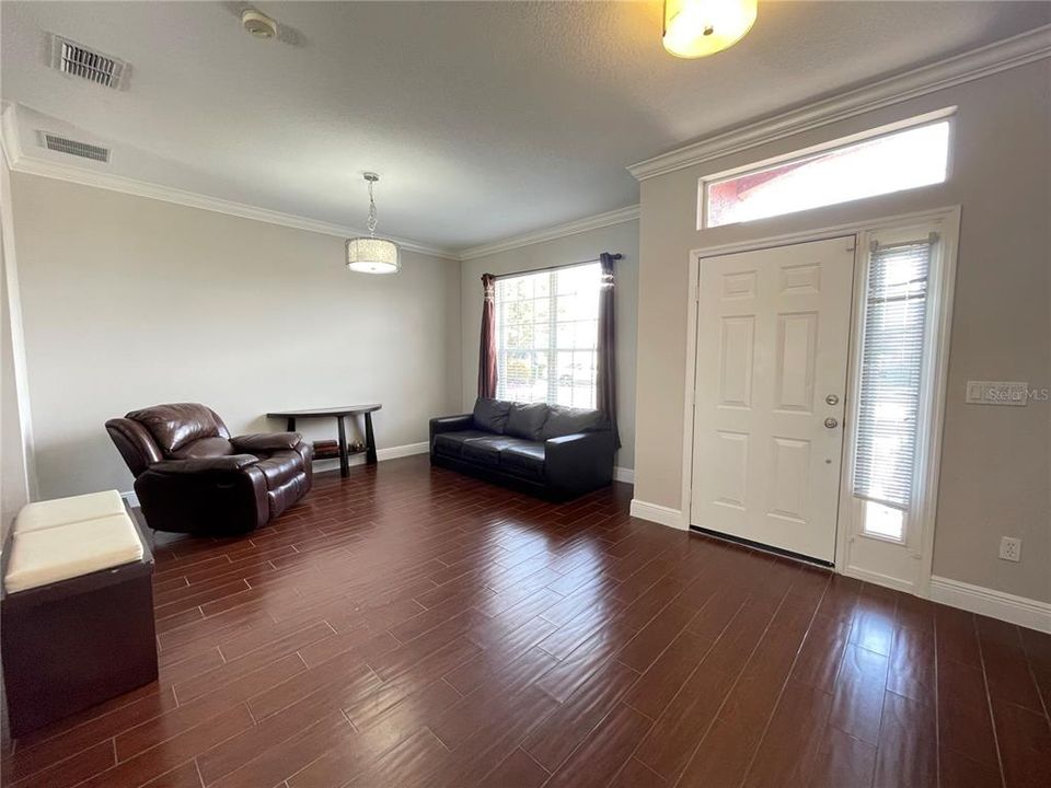 For Rent: $2,700 (4 beds, 3 baths, 2218 Square Feet)