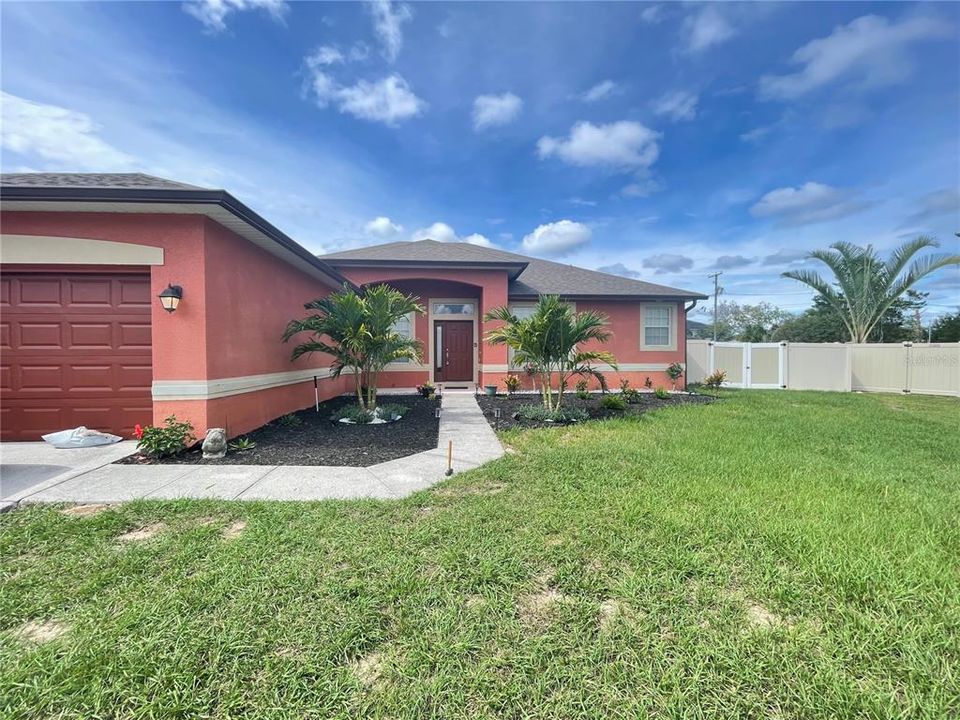 For Rent: $2,700 (4 beds, 3 baths, 2218 Square Feet)