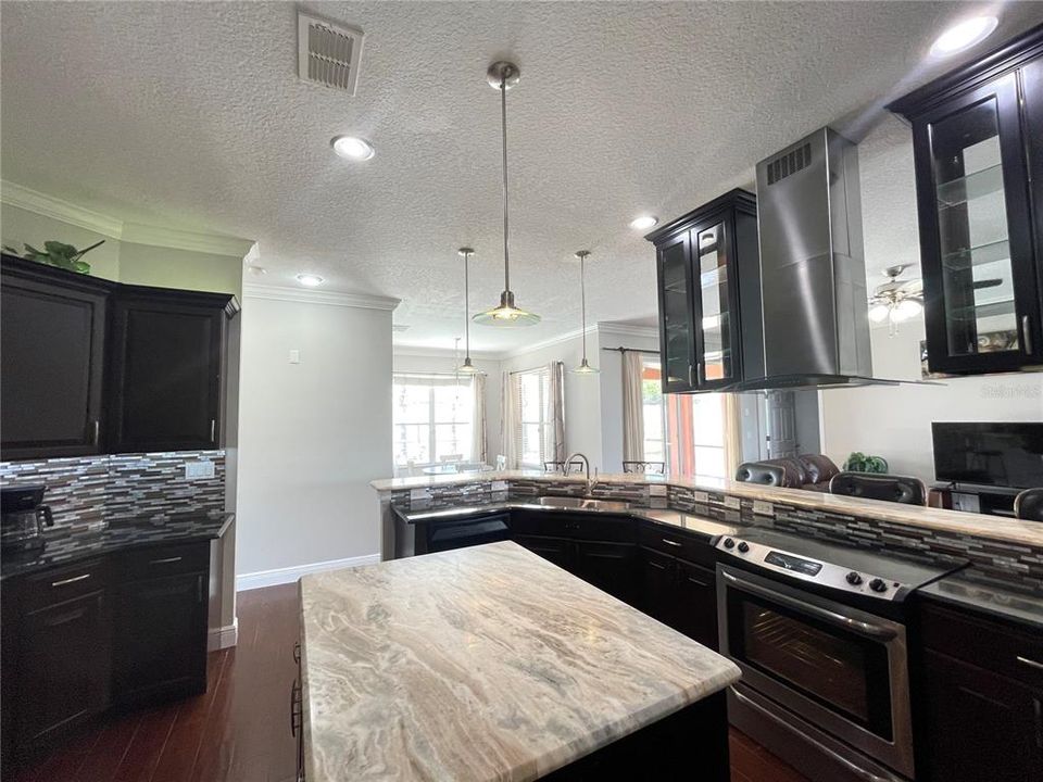 For Rent: $2,700 (4 beds, 3 baths, 2218 Square Feet)