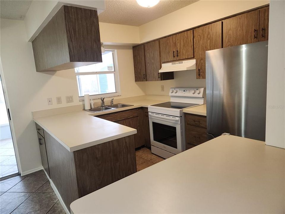 В аренду: $2,200 (3 спален, 2 ванн, 1053 Квадратных фут)