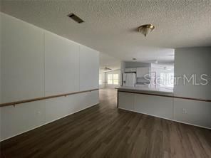 For Rent: $2,100 (3 beds, 2 baths, 1728 Square Feet)