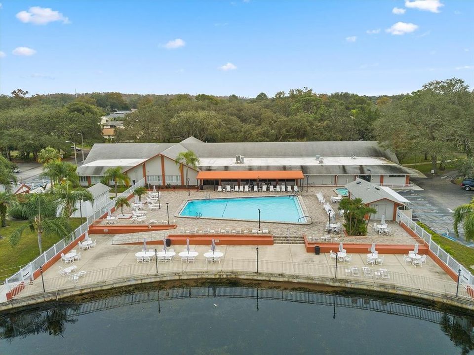 Под контрактом: $139,900 (2 спален, 2 ванн, 1000 Квадратных фут)