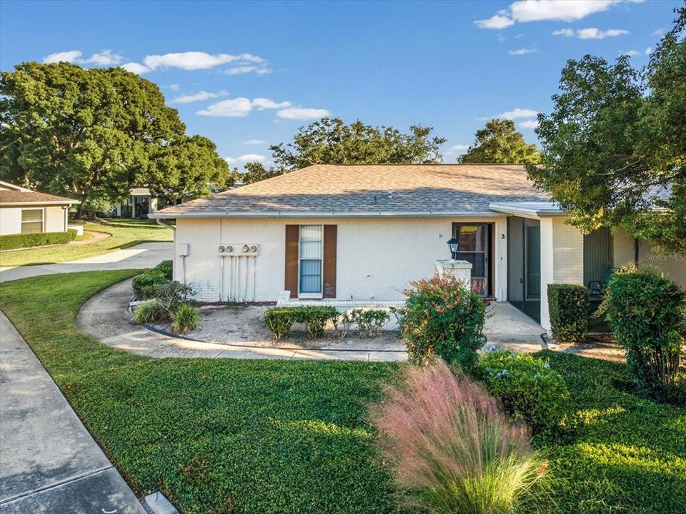 Под контрактом: $139,900 (2 спален, 2 ванн, 1000 Квадратных фут)