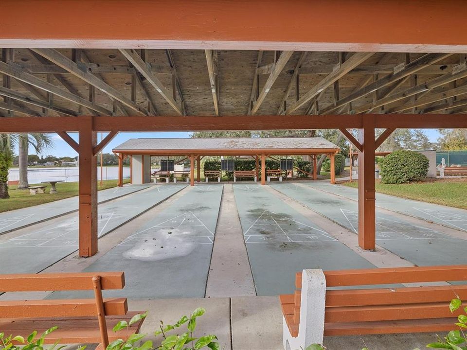 Под контрактом: $139,900 (2 спален, 2 ванн, 1000 Квадратных фут)