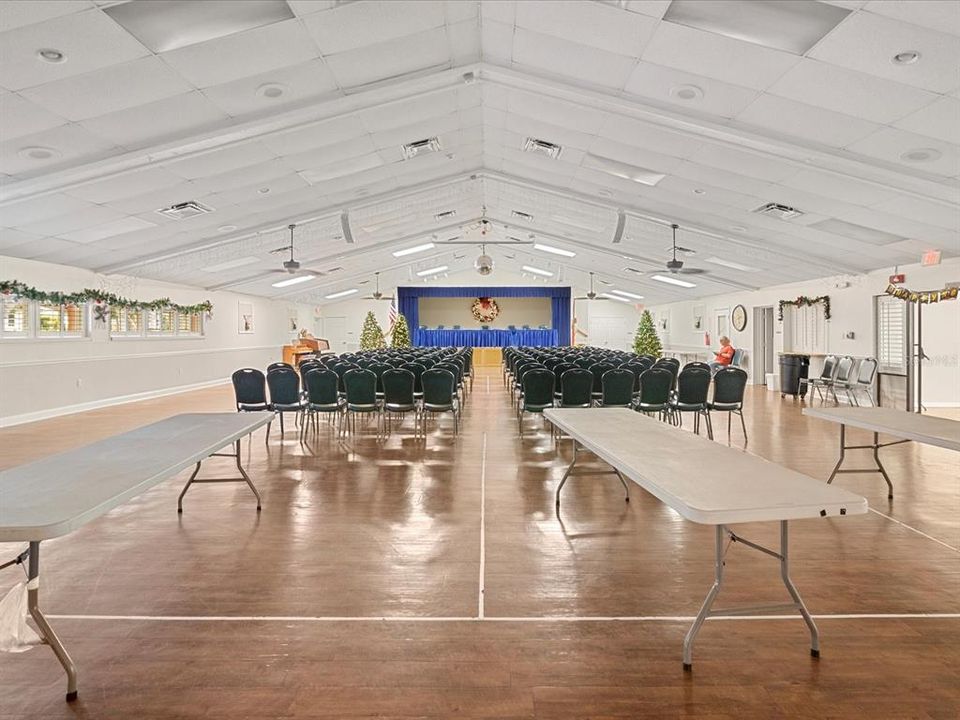 Под контрактом: $139,900 (2 спален, 2 ванн, 1000 Квадратных фут)