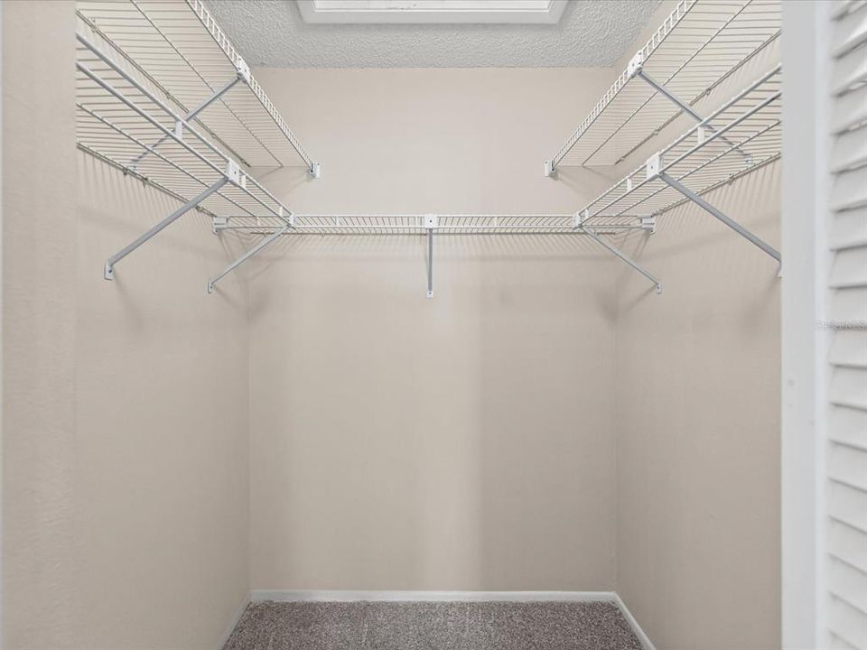 Под контрактом: $139,900 (2 спален, 2 ванн, 1000 Квадратных фут)