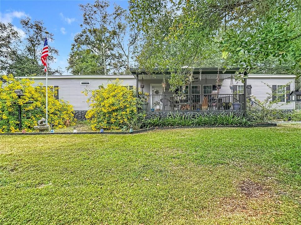 Под контрактом: $276,500 (3 спален, 3 ванн, 2052 Квадратных фут)