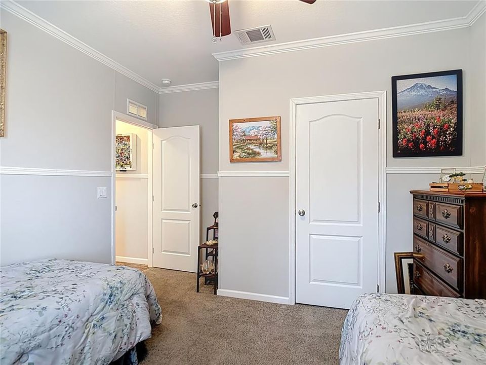 Под контрактом: $276,500 (3 спален, 3 ванн, 2052 Квадратных фут)