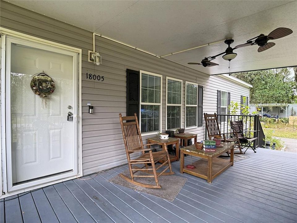 Под контрактом: $276,500 (3 спален, 3 ванн, 2052 Квадратных фут)