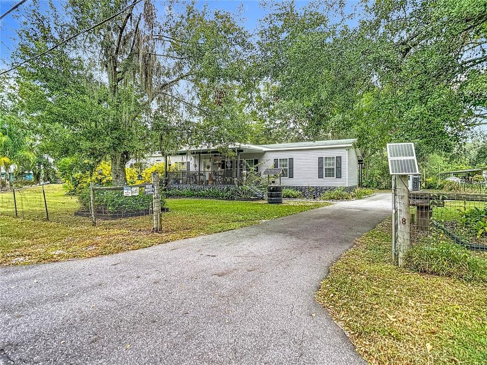 Под контрактом: $276,500 (3 спален, 3 ванн, 2052 Квадратных фут)