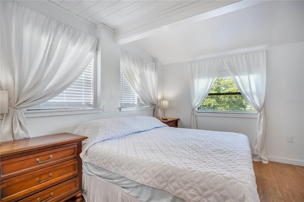 For Sale: $299,900 (3 beds, 1 baths, 1224 Square Feet)