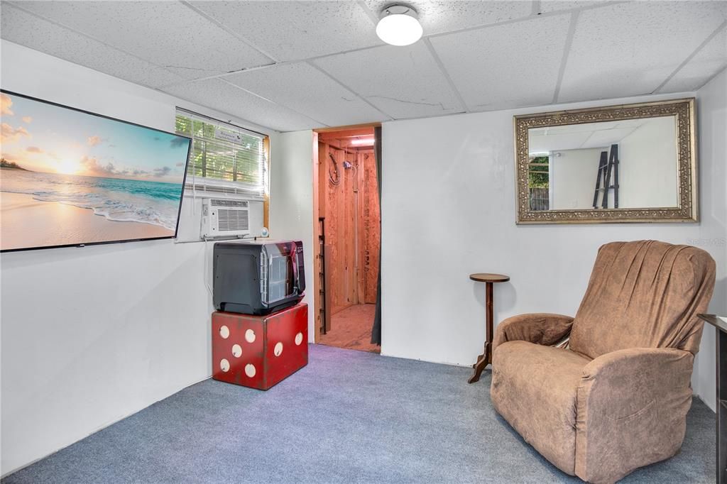 For Sale: $299,900 (3 beds, 1 baths, 1224 Square Feet)