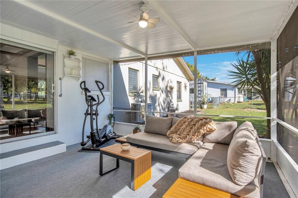 For Sale: $299,900 (3 beds, 1 baths, 1224 Square Feet)