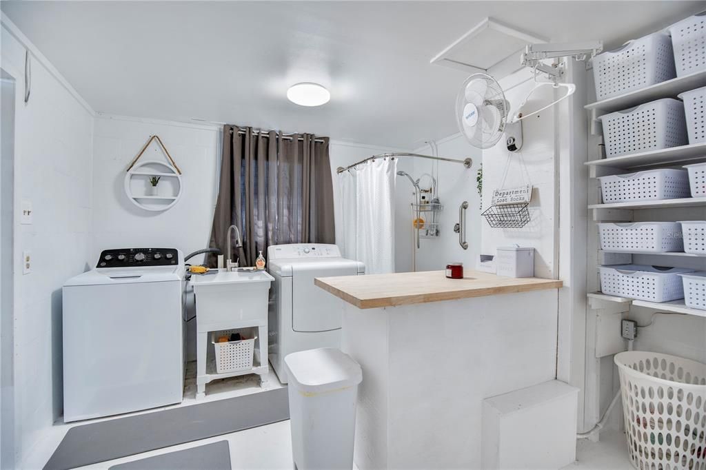 For Sale: $299,900 (3 beds, 1 baths, 1224 Square Feet)