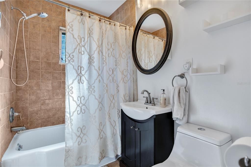 For Sale: $299,900 (3 beds, 1 baths, 1224 Square Feet)