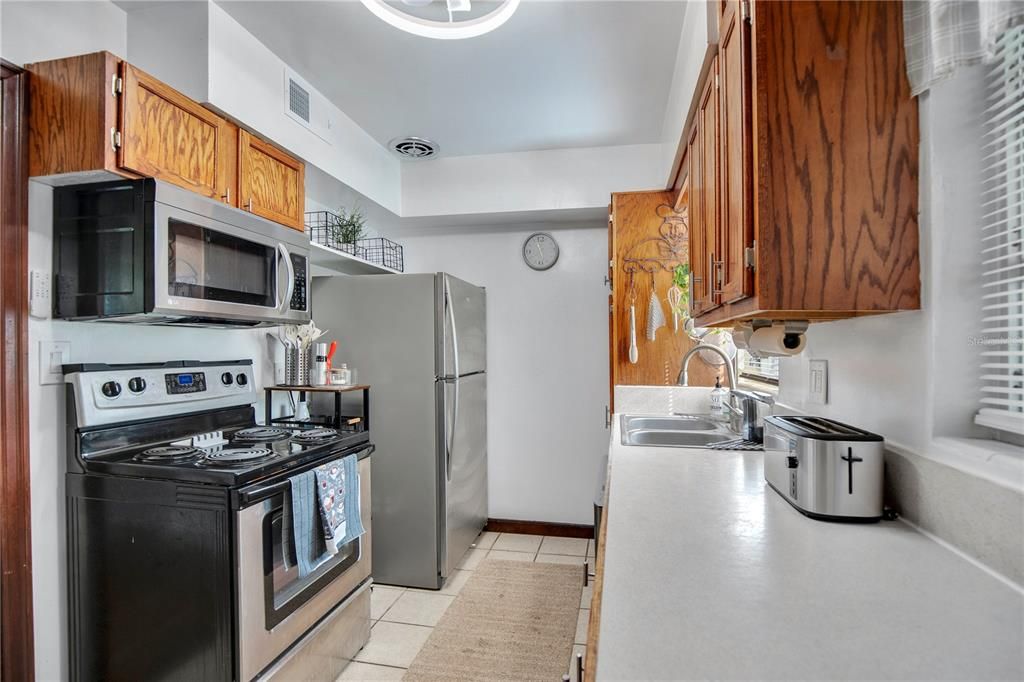 For Sale: $299,900 (3 beds, 1 baths, 1224 Square Feet)