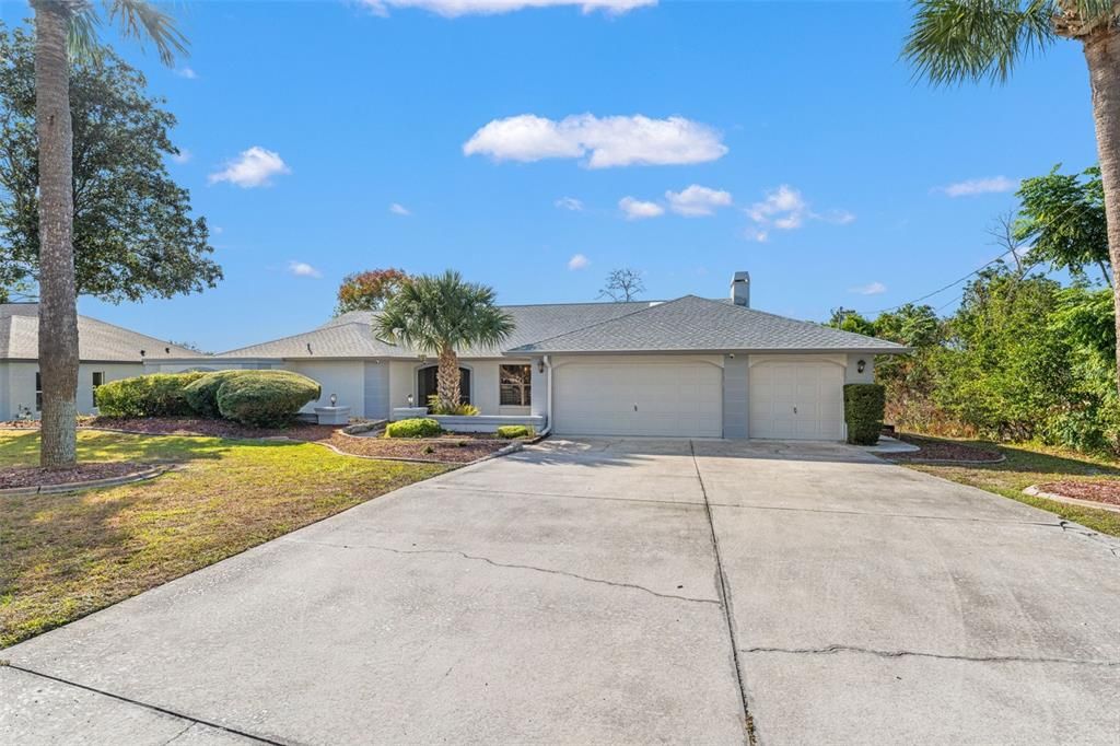 Под контрактом: $430,000 (3 спален, 2 ванн, 2316 Квадратных фут)