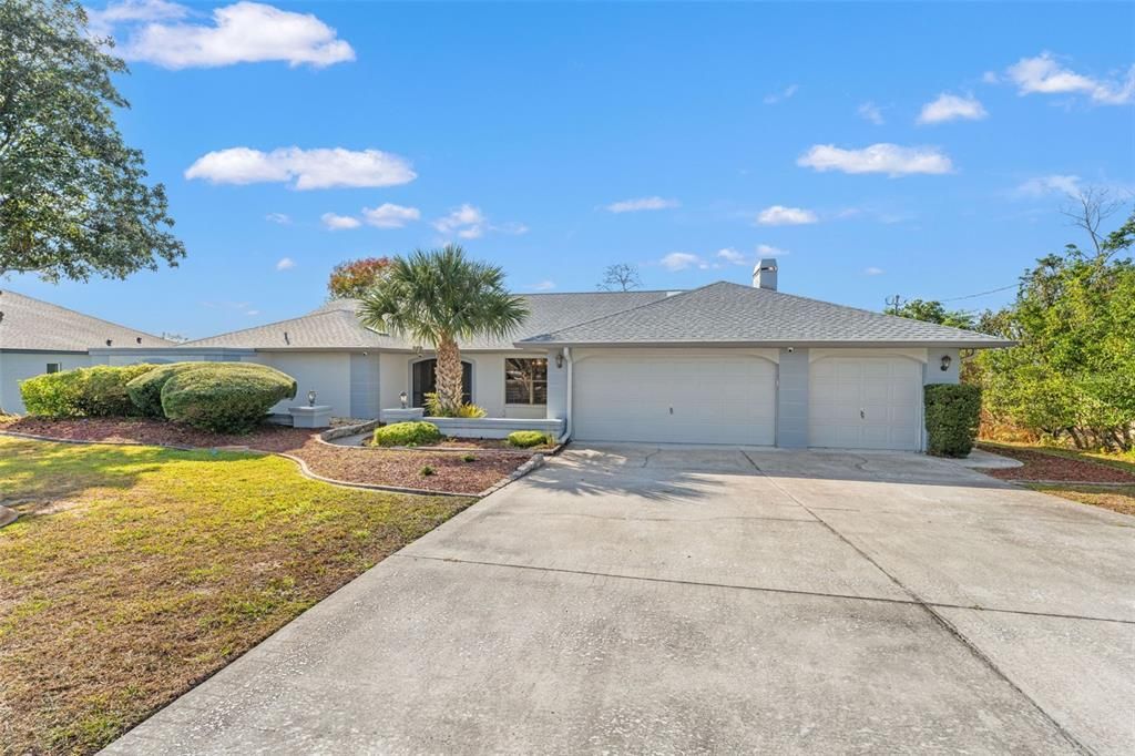 Под контрактом: $430,000 (3 спален, 2 ванн, 2316 Квадратных фут)