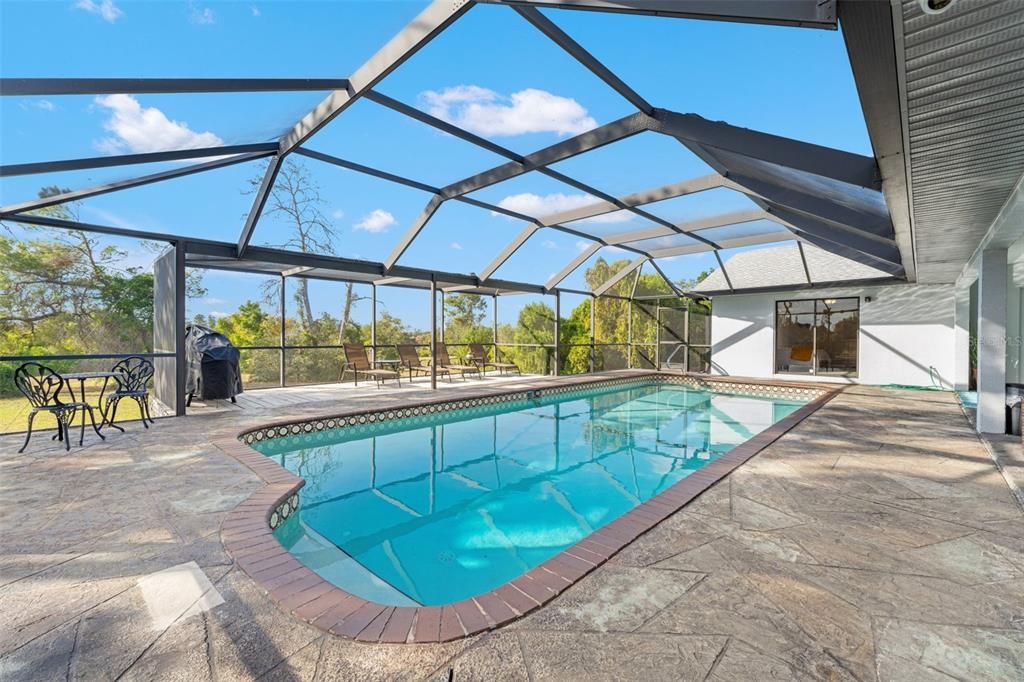 Под контрактом: $430,000 (3 спален, 2 ванн, 2316 Квадратных фут)