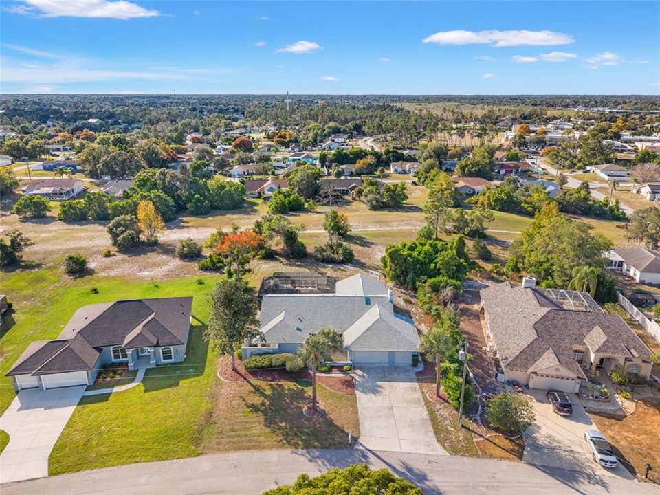 Под контрактом: $430,000 (3 спален, 2 ванн, 2316 Квадратных фут)