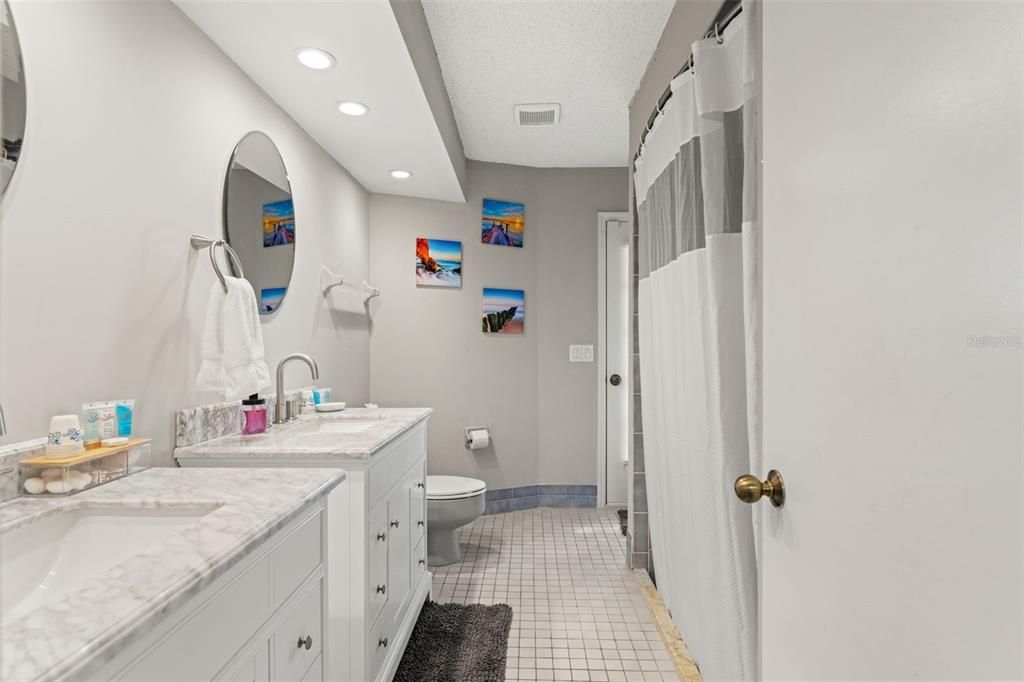 Под контрактом: $430,000 (3 спален, 2 ванн, 2316 Квадратных фут)