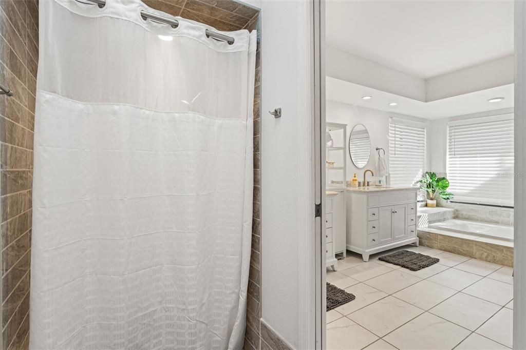 Под контрактом: $430,000 (3 спален, 2 ванн, 2316 Квадратных фут)