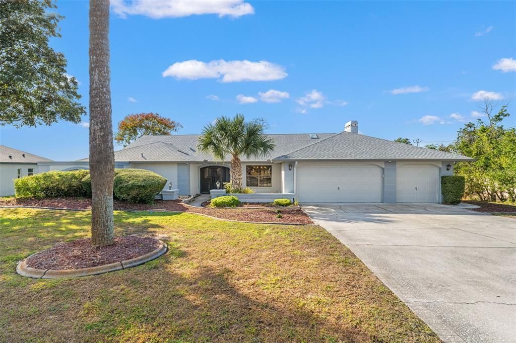 Под контрактом: $430,000 (3 спален, 2 ванн, 2316 Квадратных фут)