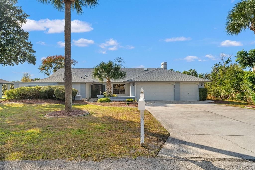 Под контрактом: $430,000 (3 спален, 2 ванн, 2316 Квадратных фут)