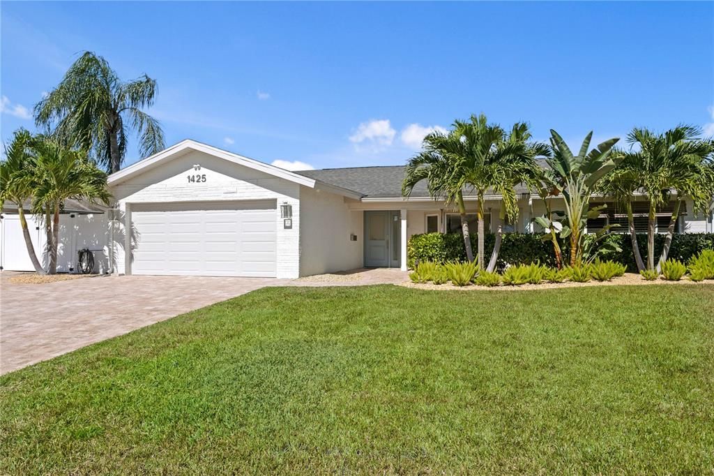 For Sale: $1,180,000 (3 beds, 2 baths, 1773 Square Feet)