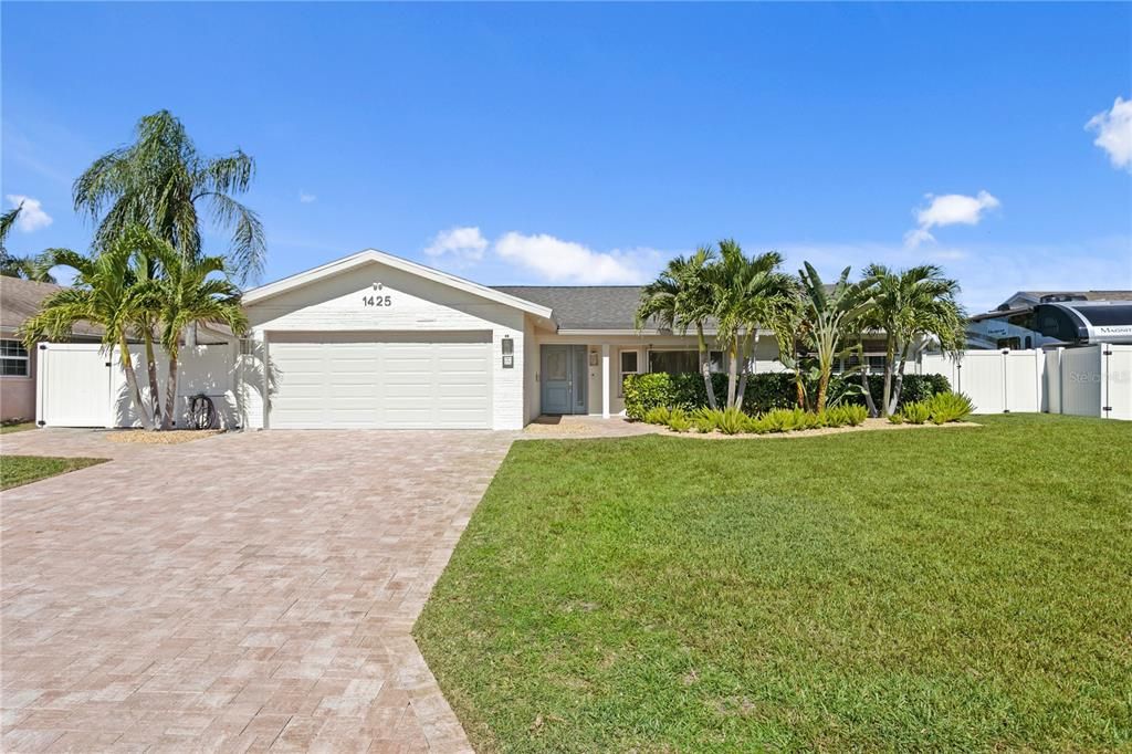 For Sale: $1,180,000 (3 beds, 2 baths, 1773 Square Feet)