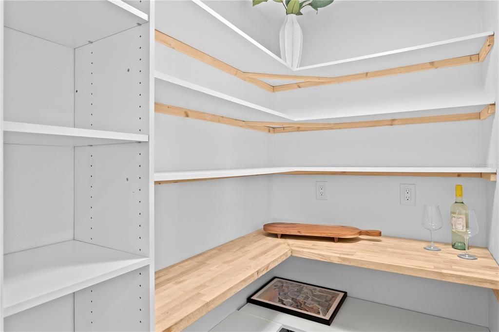 For Sale: $1,180,000 (3 beds, 2 baths, 1773 Square Feet)