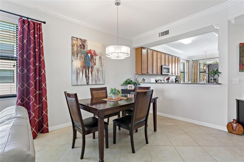 出租: $4,300 (2 贝兹, 2 浴室, 1297 平方英尺)