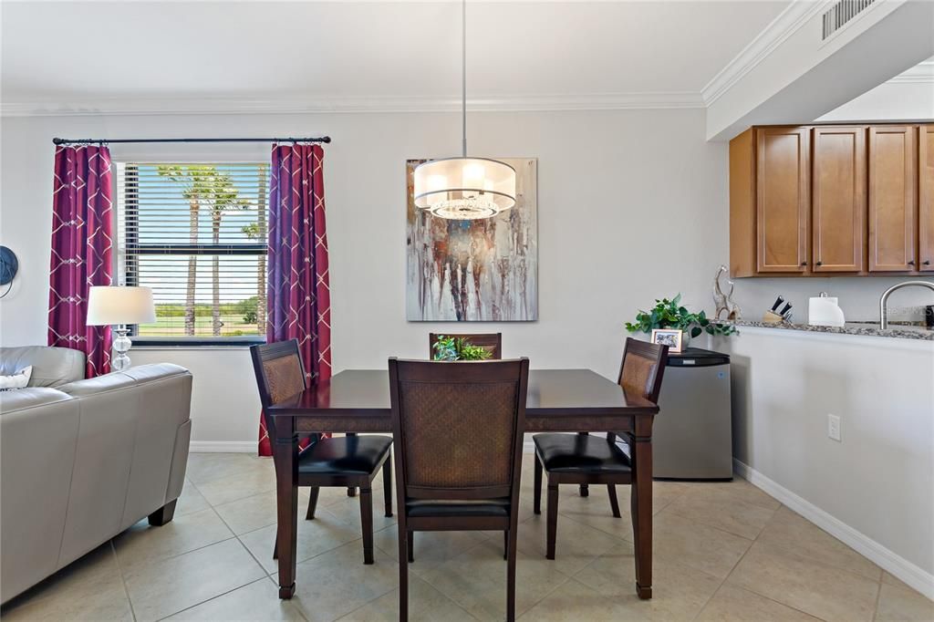 出租: $4,300 (2 贝兹, 2 浴室, 1297 平方英尺)