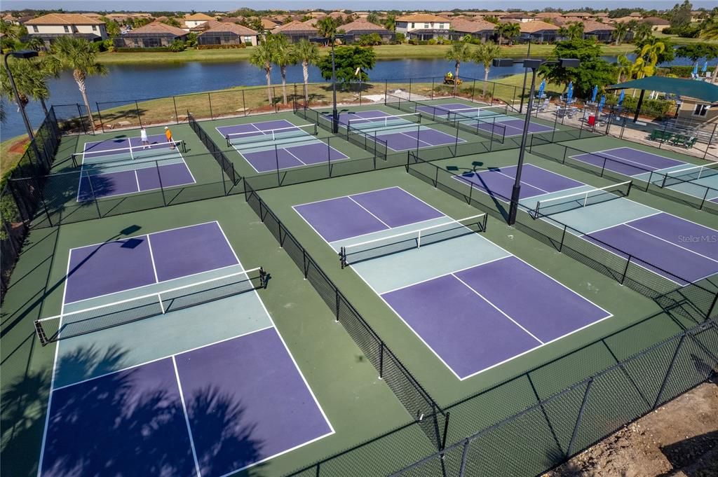 出租: $4,300 (2 贝兹, 2 浴室, 1297 平方英尺)