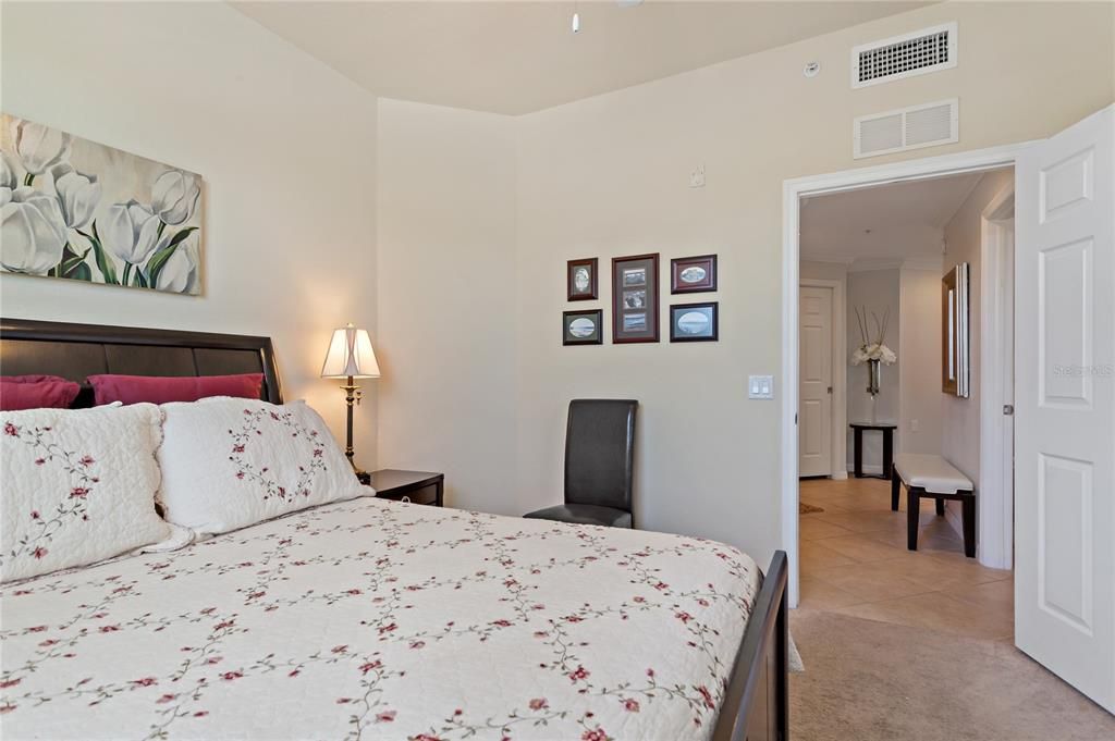 出租: $4,300 (2 贝兹, 2 浴室, 1297 平方英尺)