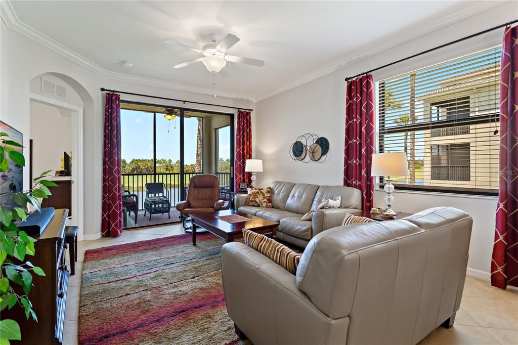 出租: $4,300 (2 贝兹, 2 浴室, 1297 平方英尺)