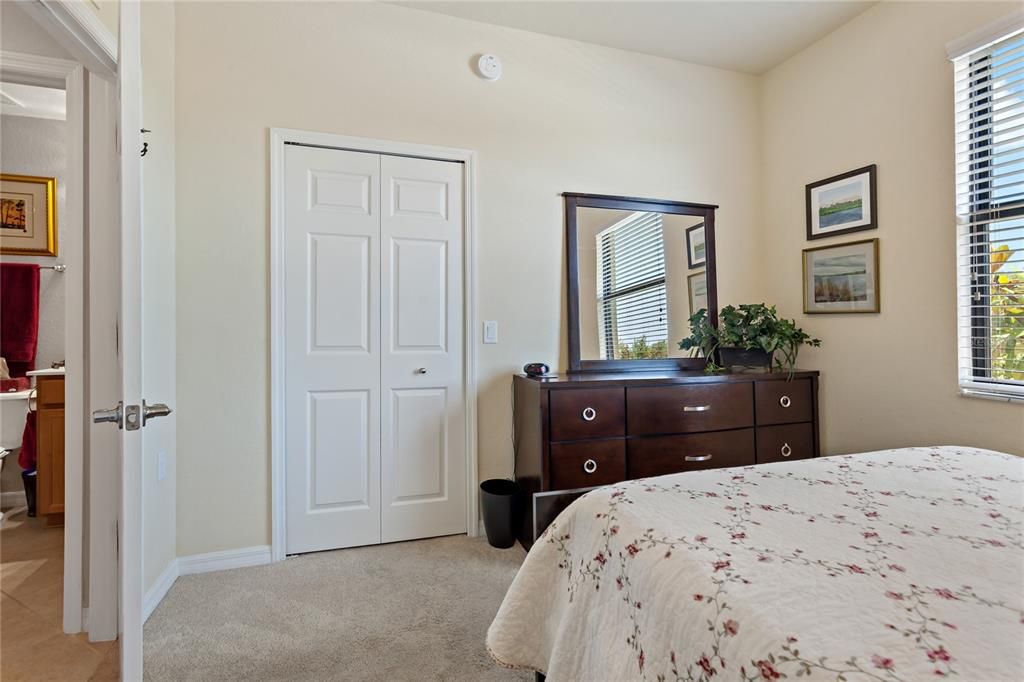 出租: $4,300 (2 贝兹, 2 浴室, 1297 平方英尺)