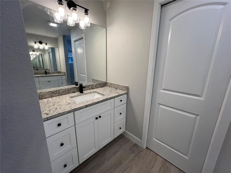 合同活跃: $324,900 (3 贝兹, 2 浴室, 1628 平方英尺)