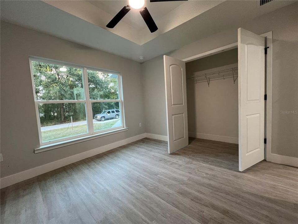 合同活跃: $324,900 (3 贝兹, 2 浴室, 1628 平方英尺)