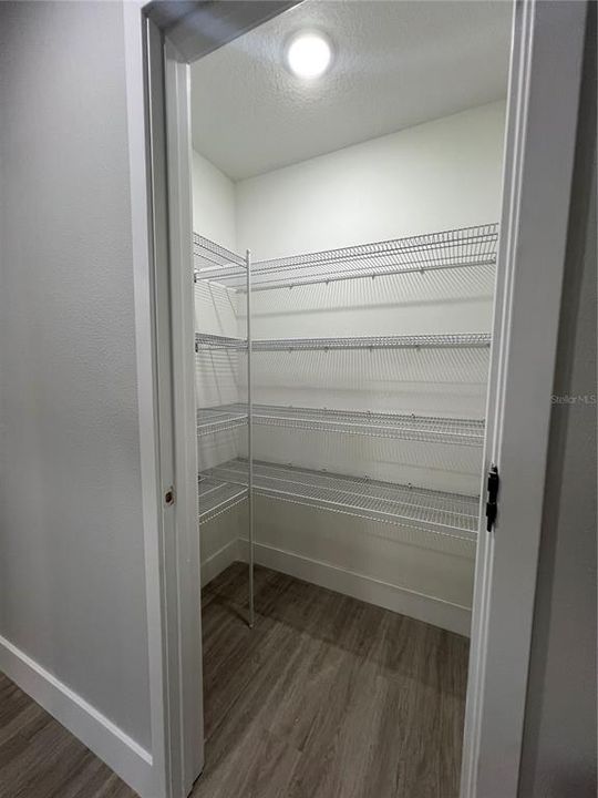 合同活跃: $324,900 (3 贝兹, 2 浴室, 1628 平方英尺)