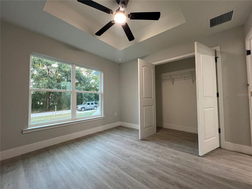 合同活跃: $324,900 (3 贝兹, 2 浴室, 1628 平方英尺)