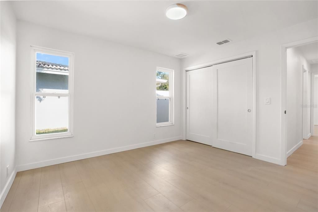 合同活跃: $699,000 (3 贝兹, 2 浴室, 1722 平方英尺)